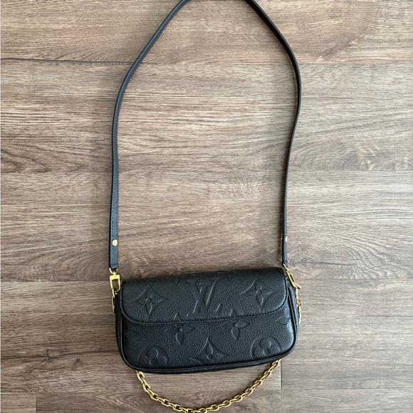 Louis Vuitton Wallet on Chain Ivy - Picture 2 of 7